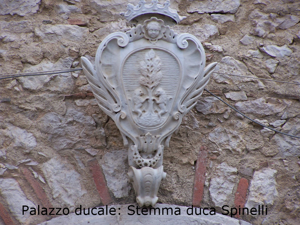 Palazzo ducale - Stemma famiglia duca Spinelli